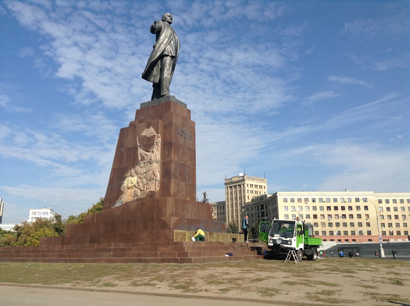 Памятник ленину на волге